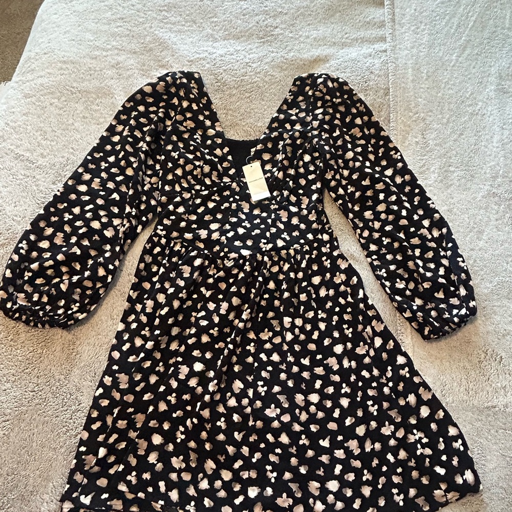NWT Abercrombie & Fitch Black and Cream Long Sleeve Dress